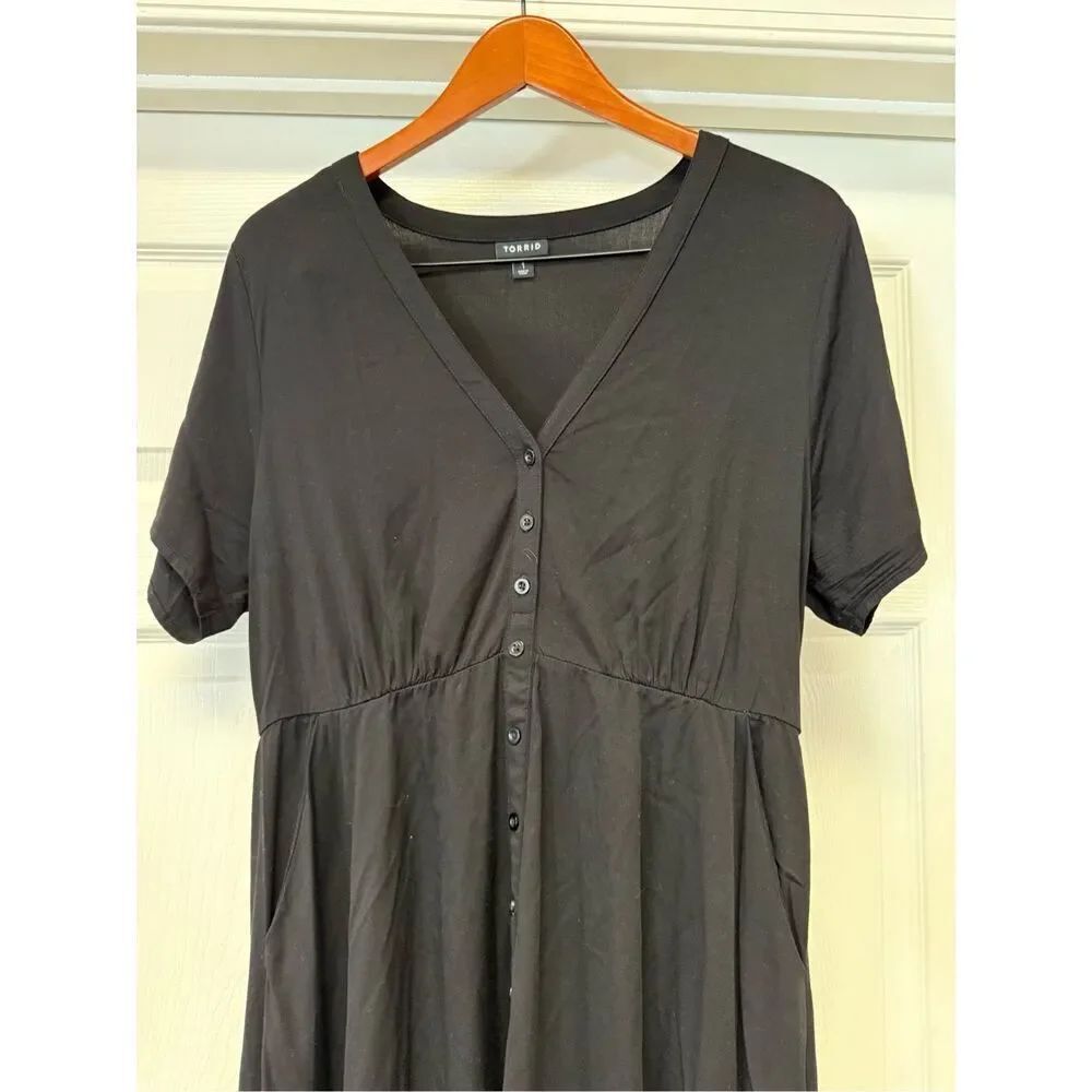 Torrid Black Short Sleeve Button Down Rayon Shirt Goth Dress sz 1X NWOT